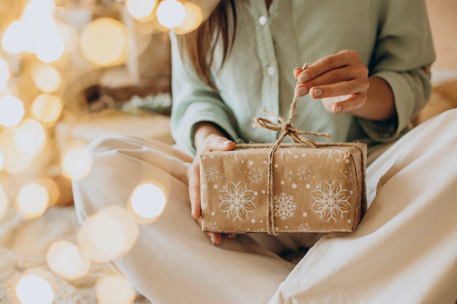 Top 10 idées cadeaux Noël pour femme qui vont la surprendre