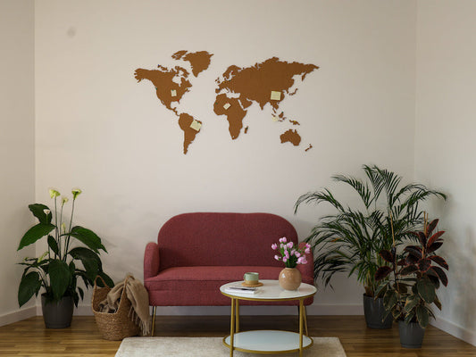 Globe en liège ou carte du monde : que choisir pour décorer et voyager ?