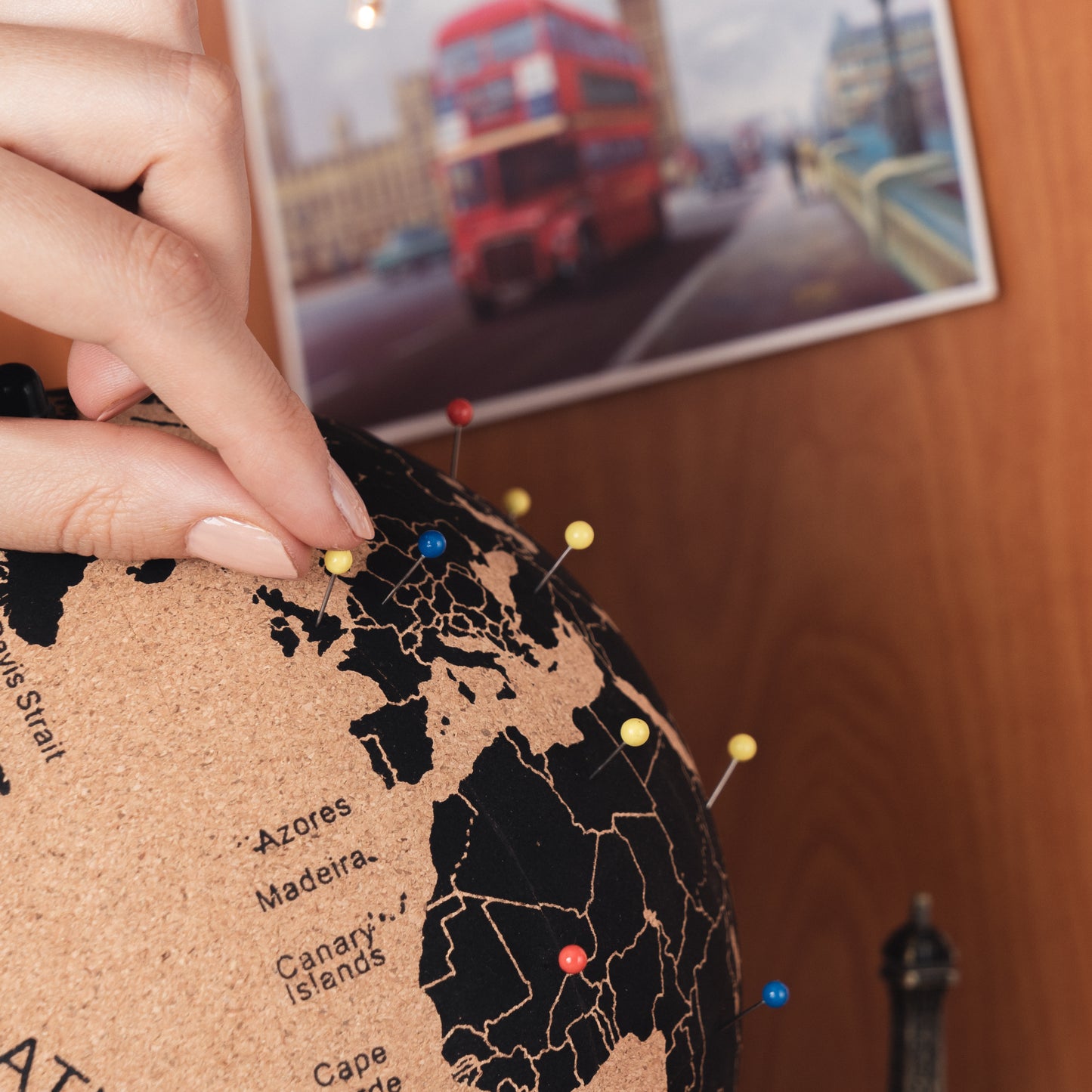 Globe terrestre en liège vintage – 24 cm