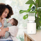Maman qui donne le biberon à son bébé 